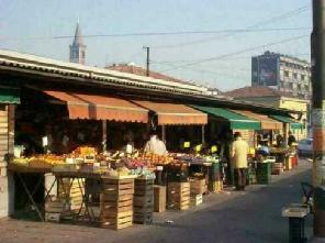 Xtrallusion photo gallery of Italy. Photos, pictures, images and photographs of the Italian Rivieras, the Italian Lakes, the Italian Alps, the Cinque Terre, the Amalfi coast and some of the most beautiful corners of Italy. Plus photos of Italian cities such as Pisa, Milan, Genoa and Rome.